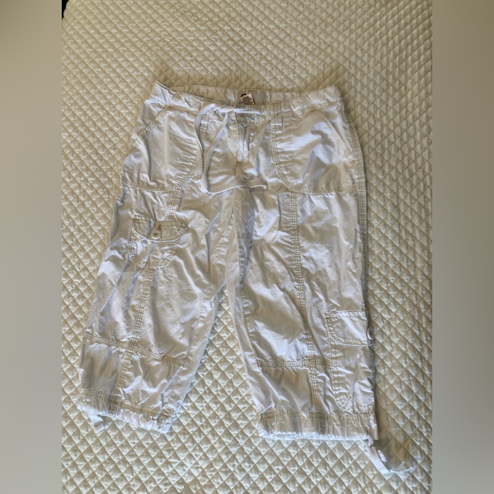SO junior size 5 white Bermuda shorts